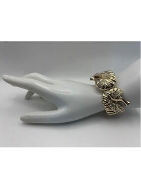 Bracelet Erica Lyons Gold Tone Crystal Seahorse Cuff Snap Boho